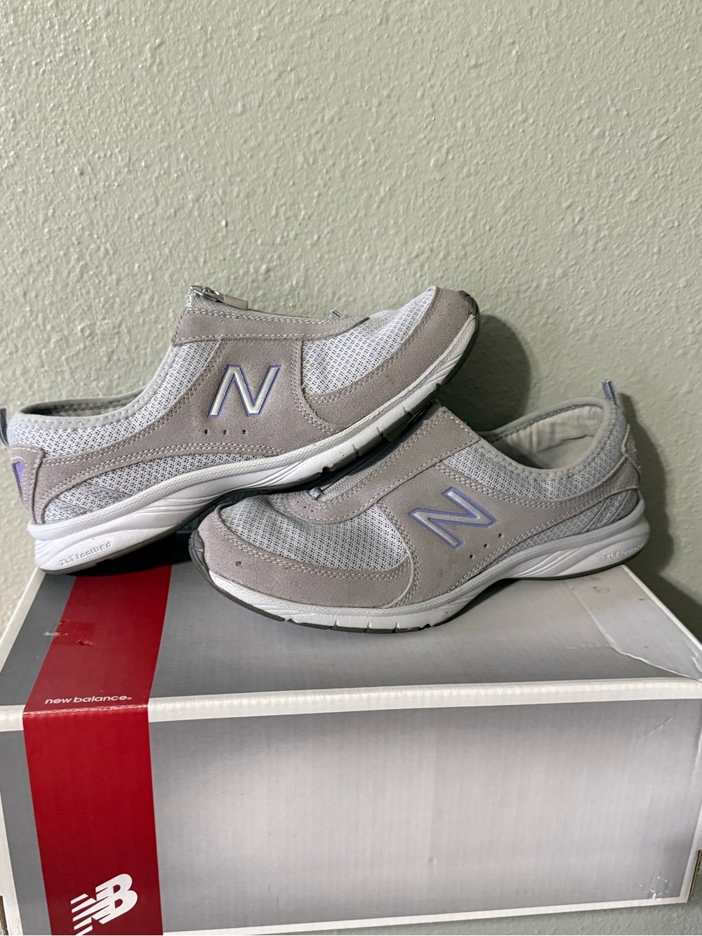 New Balance 565 Women's 7.5 Gray Purple Zip-Up Walking Shoes